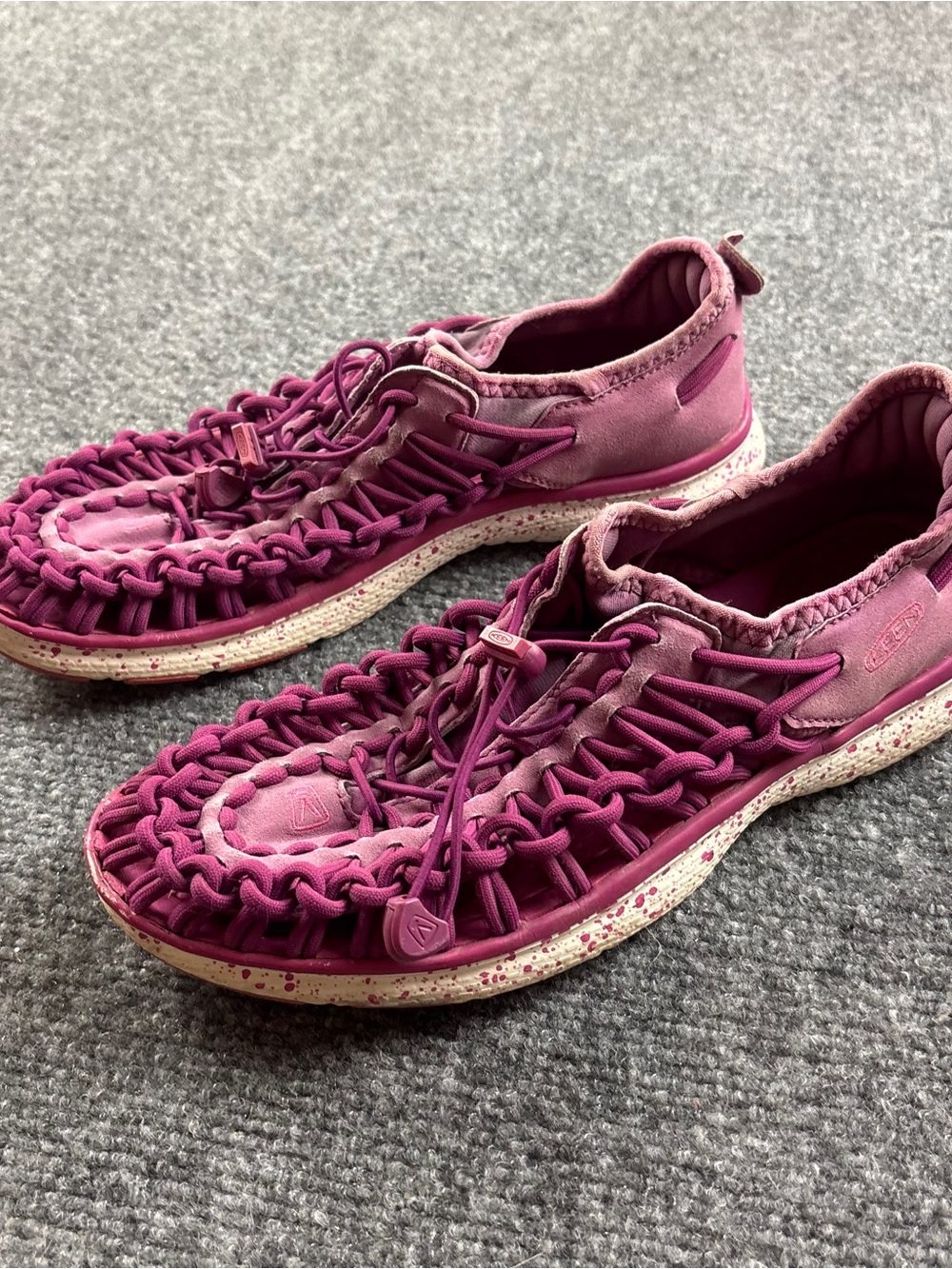 KEEN Women’s Uneek Paracord Weaved Sandal shoe Dahalia Mauve Pink size: 6 - Picture 2 of 9